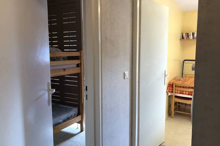 Apartamento entero, Estudio para 6 personas a pie de pistas con ascensor y parking gratuito in La Pierre Saint-Martin, Arette