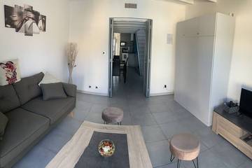 Gîte pour 4 personnes, avec terrasse dans Plage Bottai Port De Bouc