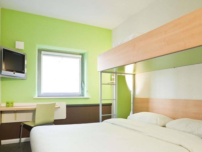 Hotel for 3 people, with view and terrace, with pets - 1