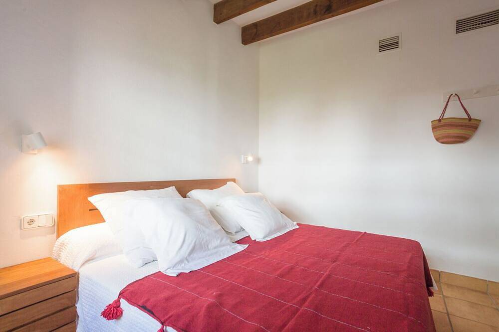 Entire apartment, Can Ban, Vibe on the seafront! in Ses Figueretes, Ibiza (Municipality)