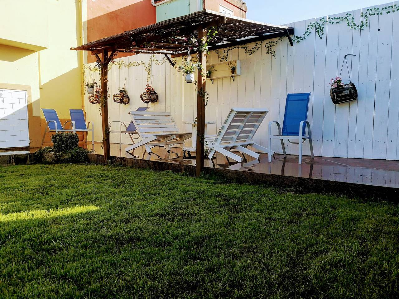 Maison charmante à Esteiro avec jardin et terrasses in Boiro, Rías Baixas