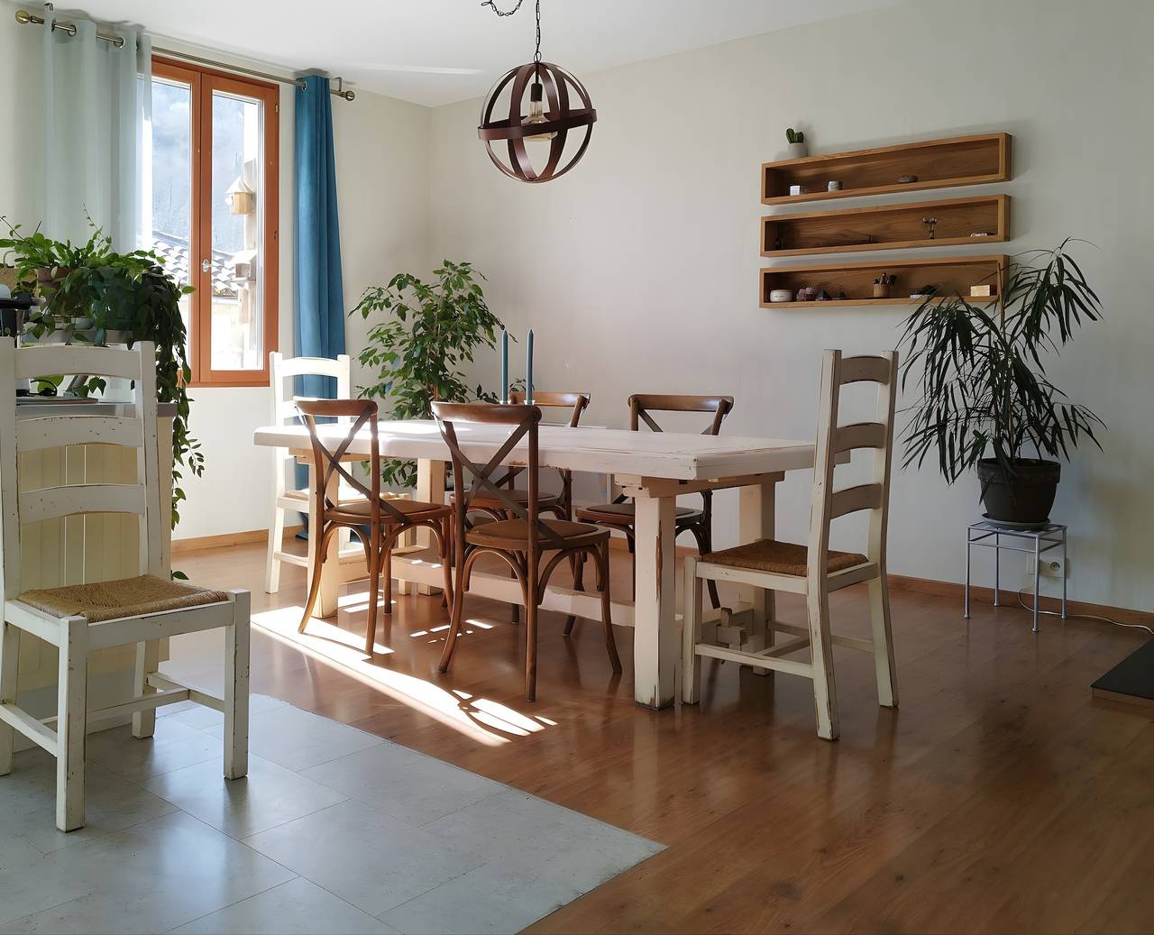 Gran casa de pueblo con Wi-Fi en Cazavet in Cazavet, Parque Natural Regional de los Pirineos de Ariège