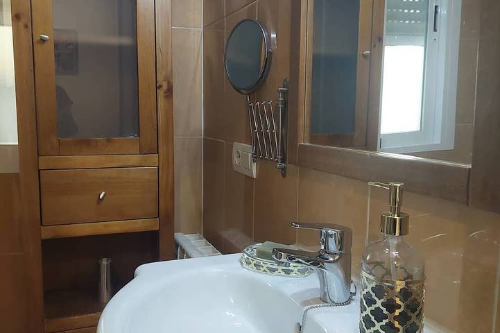 Apartamento entero, Victoria Stay – Loft con terraza privada y vistas a la Fortaleza de la Mota in Alcalá la Real, Sierras Subbéticas