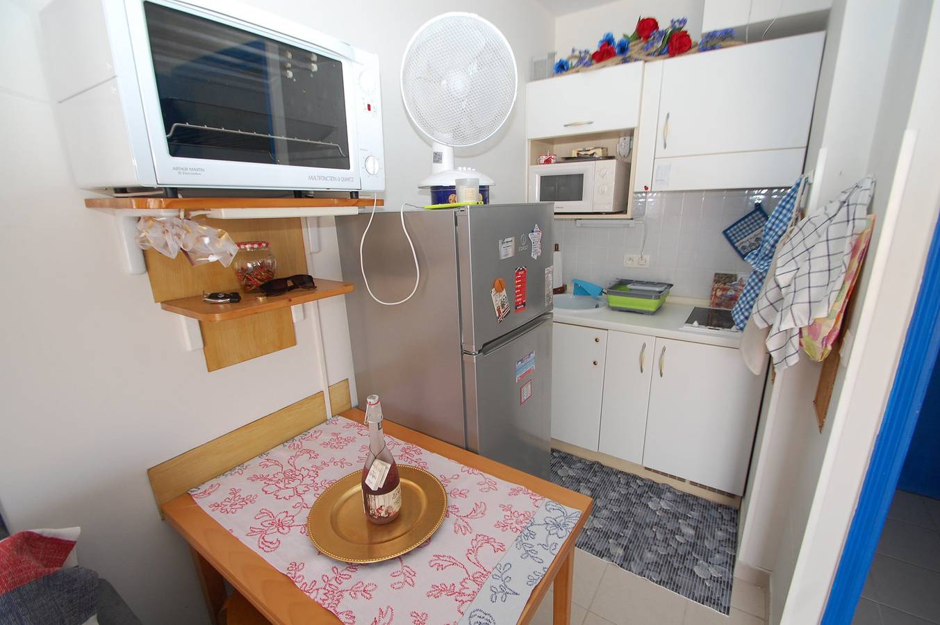 Hel ferielejlighed, Ferielejlighed for 4 personer med balkon in Menton, Nice og omegn