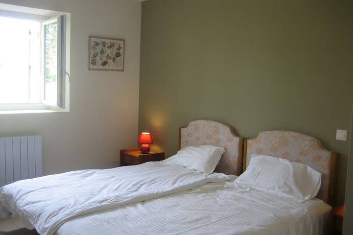 Location de vacances pour 6 personnes, avec terrasse et jardin dans Poupas