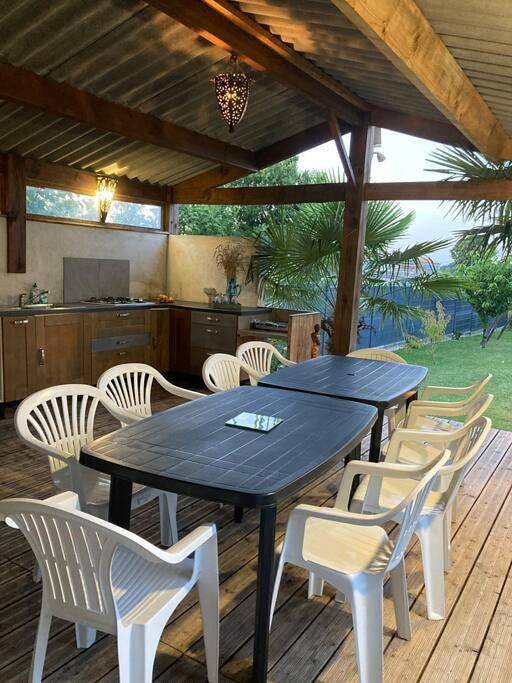 Location de vacances pour 10 personnes, avec jardin et piscine, adapté aux familles à Brizambourg - 3