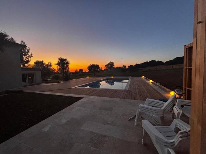 Location de vacances pour 12 personnes, avec piscine et balcon ainsi que vue et jardin dans Lias - 3