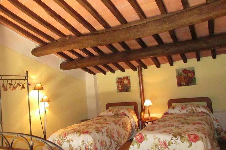 Buon Riposo - Agriturismo nel cuore della Toscana con zona WIFI gratuito in Montaione, Firenze province
