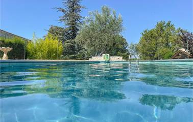 Location de vacances pour 6 personnes, avec piscine ainsi que jardin et terrasse, animaux acceptés à Villes-sur-Auzon