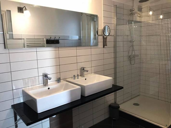 Chambre d’hôte pour 5 personnes, avec Terrasse ainsi que Jardin et Vue à Carcassonne - 4