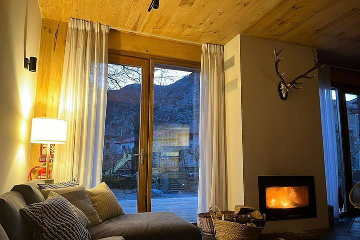 Gîte pour 8 personnes, avec Jacuzzi ainsi que Terrasse et Jardin à Cistierna