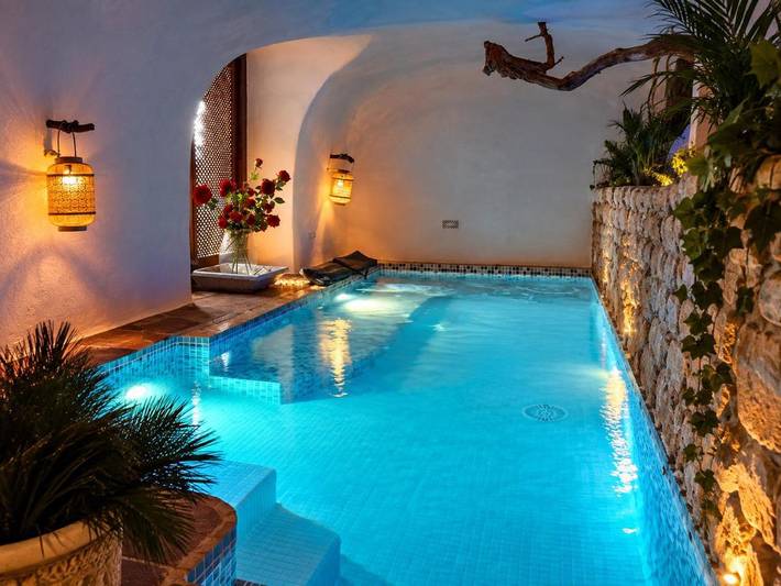 Apartamento para 2 personas, con Jacuzzi y Terraza además de Jardín y Piscina en Vall de Gallinera