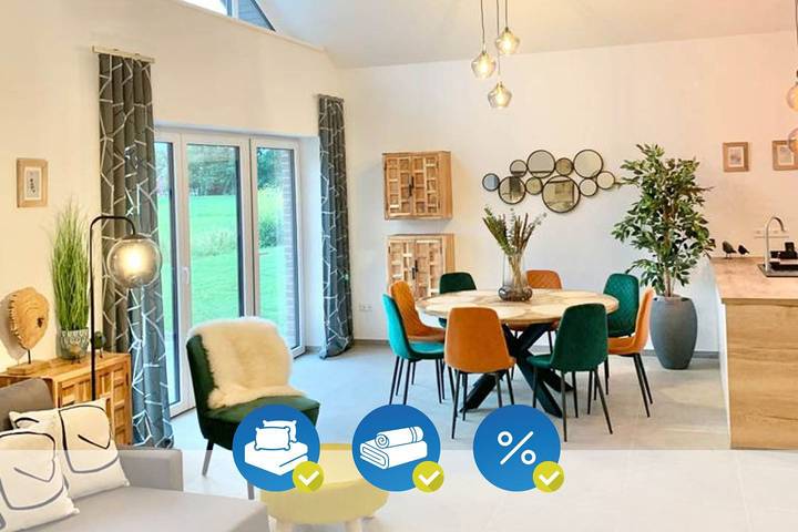 Ferienhaus für 10 Personen, mit Garten und Pool sowie Ausblick und Sauna, mit Haustier