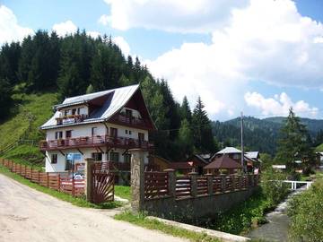 Gîte pour 2 personnes, avec jardin dans Dorna-Arini