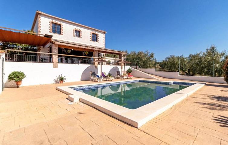 Ferienhaus für 10 Personen, mit Balkon und Terrasse sowie Garten und Pool