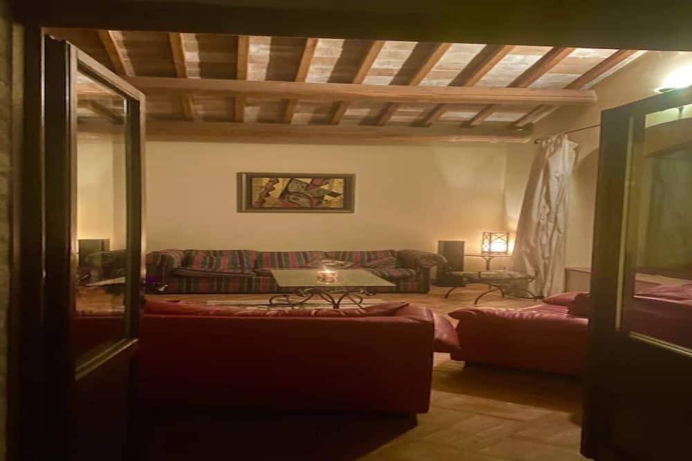 Luxury traditional Villa & private infinity pool. Stunning views of Todi. Piano in Todi, Perugia e dintorni