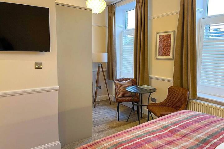 Ganze Wohnung, Located in the heart of Glossop in the High Peak, Westwood Boutique Aparthotel combines comfort with convenience. Set against the breathtaking backdrop of the Peak District. in Glossop, Derbyshire