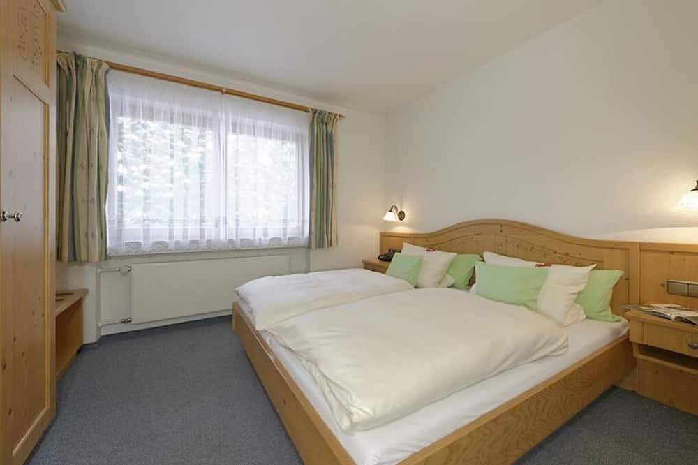 Ganze Wohnung, Ferienwohnung Nr. 4 (2 Schlafz.) - Haus Schneider-Sepp, Preisinger in Ettal, Bayerische Alpen