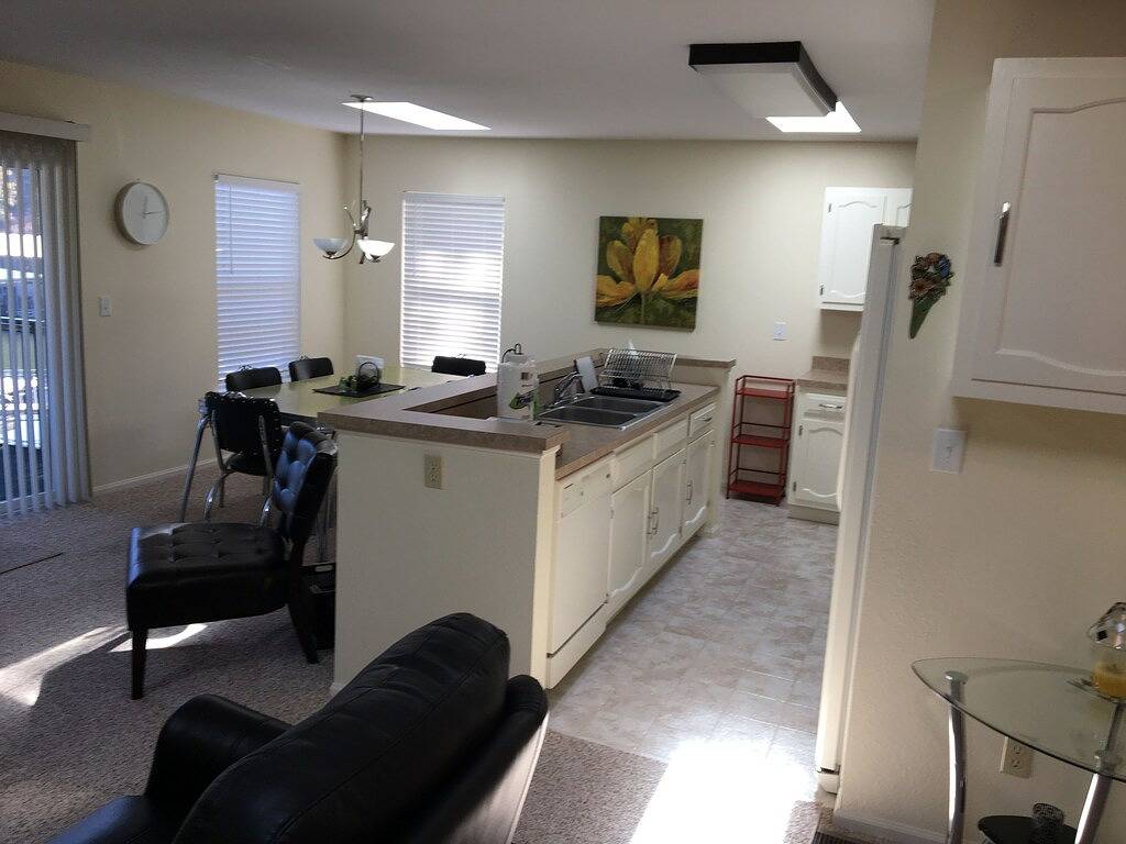 Charmantes Haus am Wasser in der Nähe des Bagnell Damms - perfekt für Paare und Familien in Lake of the Ozarks