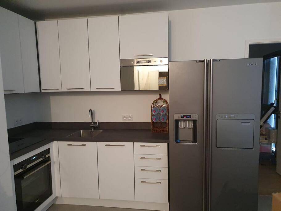 Appartement entier, Appartement Balcon standing Pontoise gare Rer C H J Paris Nord-ouest in Pontoise, Val-d'Oise