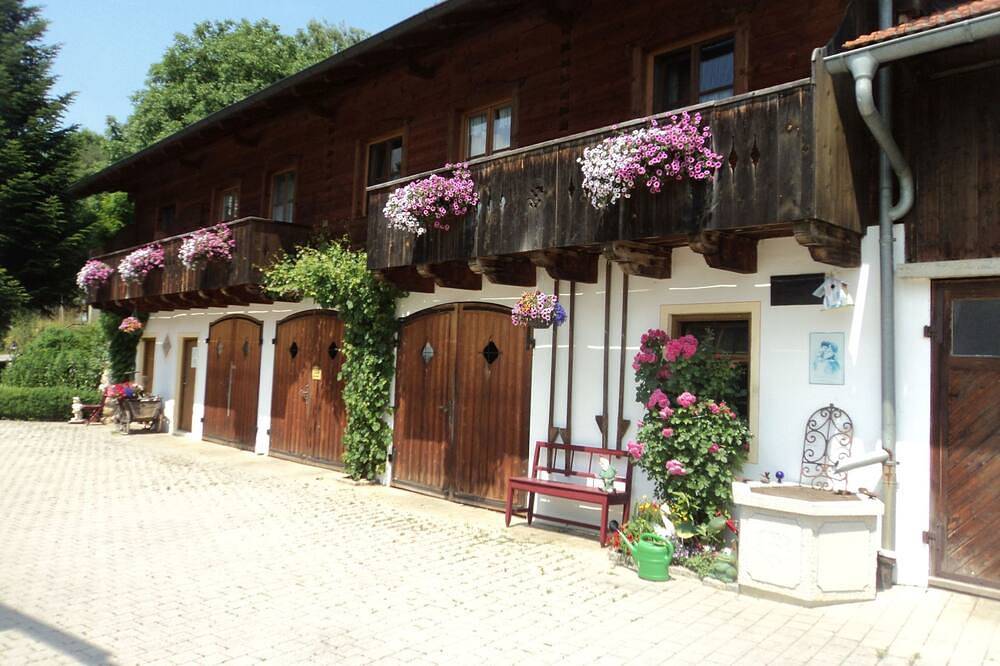 Ganze Wohnung, Ferienwohnung mit großer Wohnküche und 2 Schlafzimmer, 62 m² in Soyen, Landkreis Rosenheim