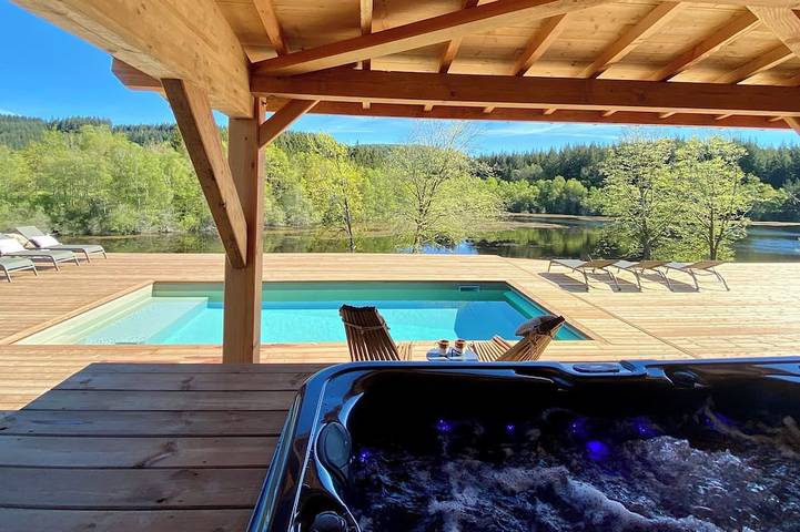 Gîte pour 10 personnes, avec jacuzzi et jardin