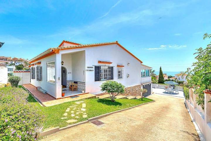 Casa rural para 8 personas, con terraza además de piscina y jardín en Fuengirola - 4