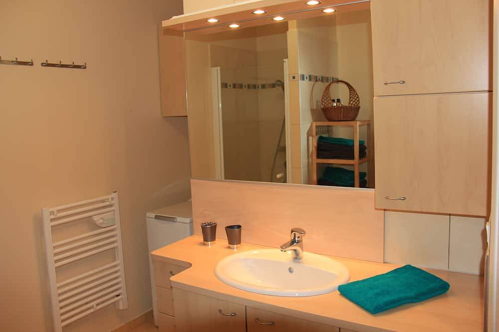 Appartement entier, Appartement lumineux 87 m2 proche du Lac d'Annecy in Doussard, Parc naturel régional du Massif des Bauges