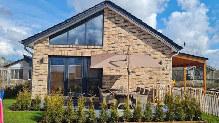 Ferienhaus für 4 Personen, mit Sauna und Garten in Jade