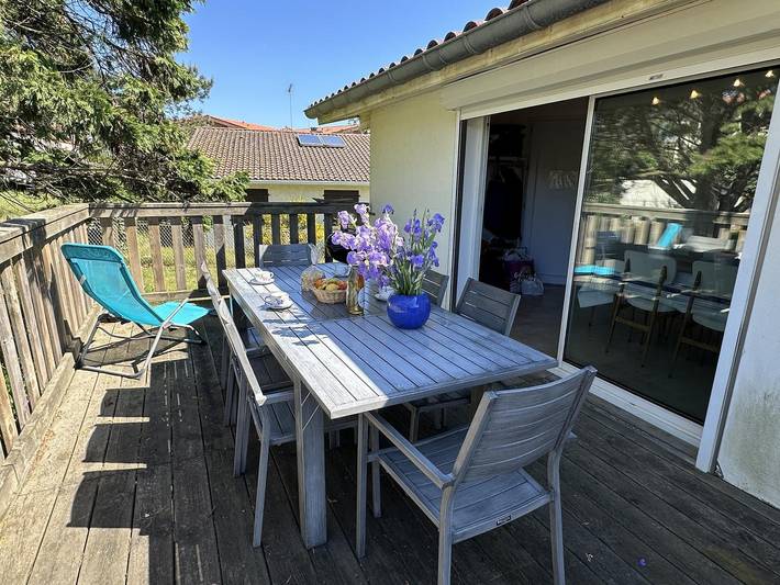 Gîte for 6 people, with Terrace and Garden as well as View in South-west France