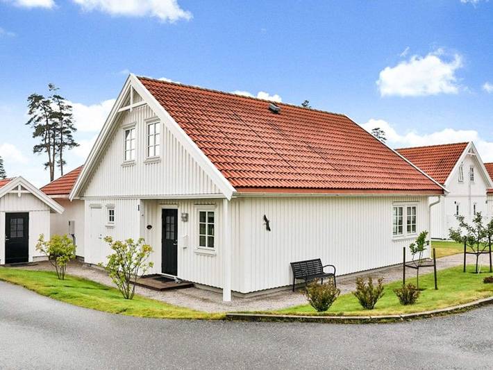 Ferienhaus für 10 Personen, mit Terrasse und Garten sowie Pool und Sauna in Fredrikstad