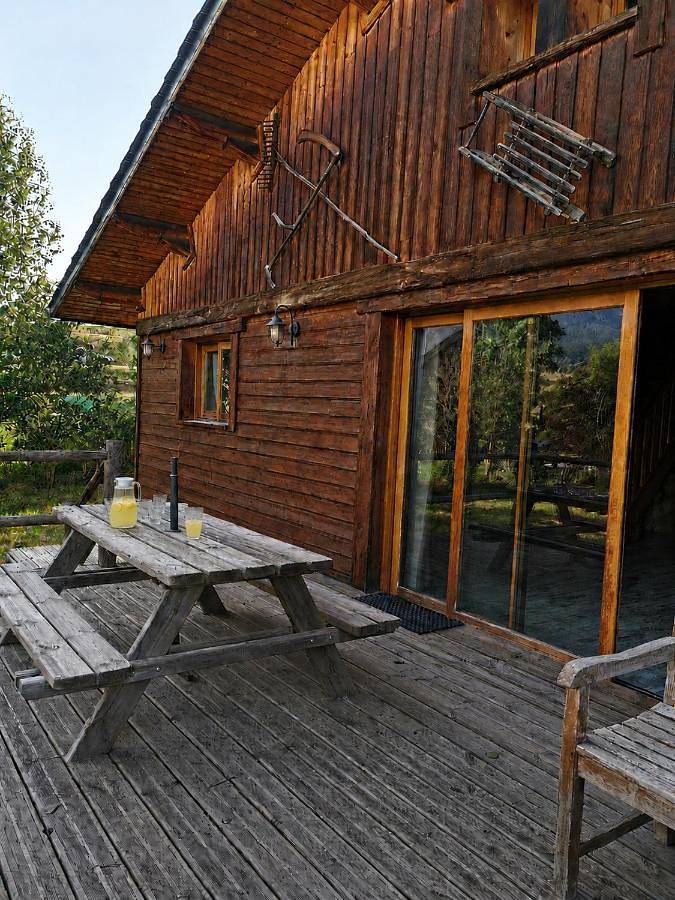 Gîte pour 10 personnes, avec Balcon ainsi que Terrasse et Jardin à La Cabanasse