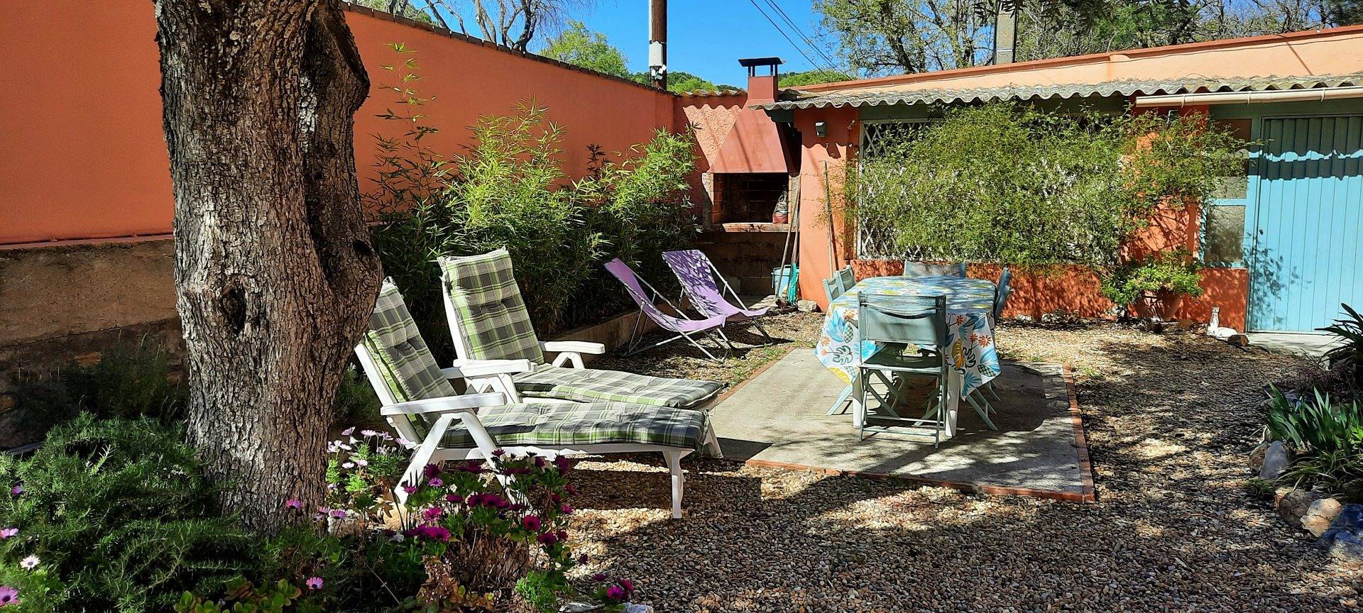 Maison de Vacances 'Jonquille' avec Vue sur la Montagne, Terrasse Privée et Wi-Fi in Sorède, Région de Céret