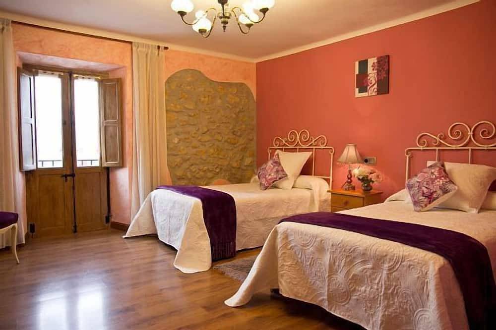 Casa Rural en Parque Natural Urbasa ideal para familias jardin culumpios in San Martín de Améscoa, Améscoa Baja