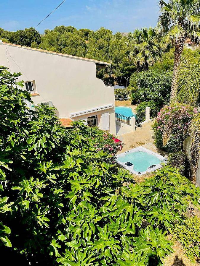 Villa pour 12 personnes, avec Balcon et Jacuzzi ainsi que Terrasse et Jardin à Carry-le-Rouet
