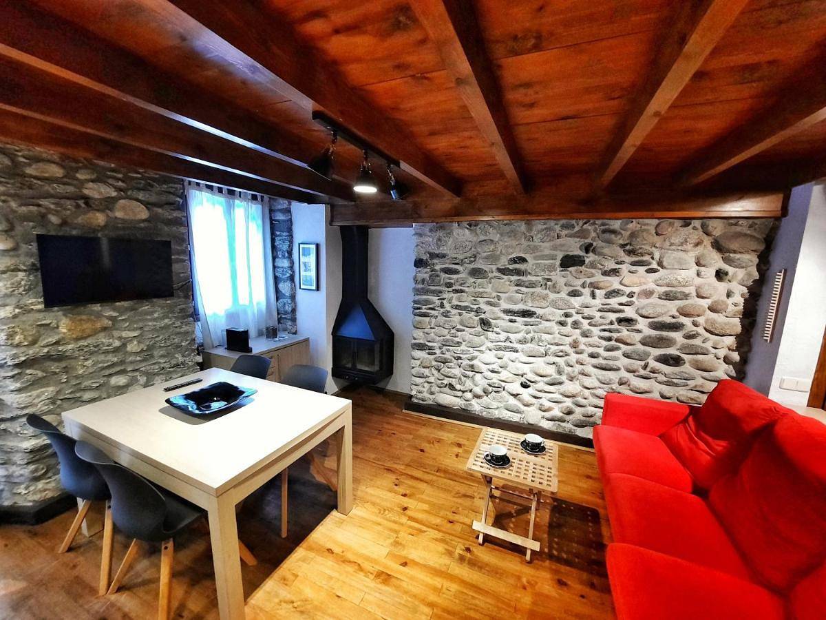 Appartement entier, Two-Bedroom Apartment in Bourg-Madame, Parc naturel régional des Pyrénées catalanes