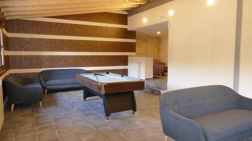 Hotel para 12 personas, con sauna además de jardín y vistas en Pinares (Soria) - 2