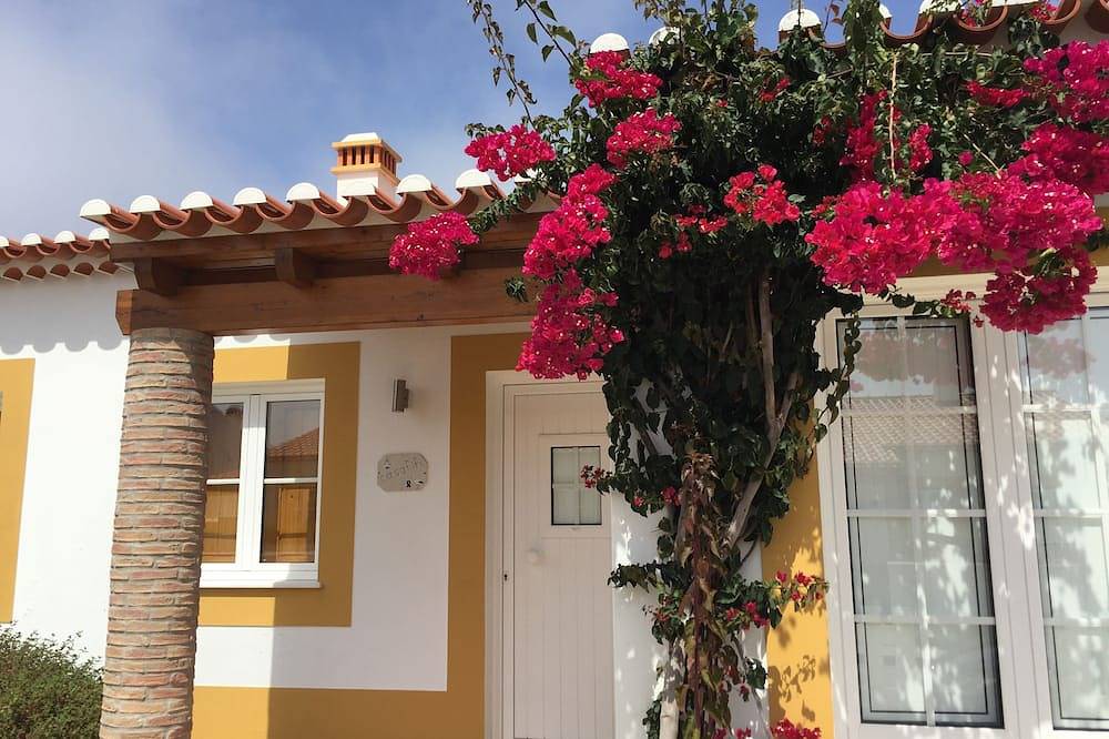 House Alentejana 400 m from the ocean Comfort inside & out Near beach in Cavaleiro (Valas), São Teotónio