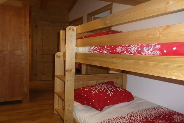 Gîte pour 6 personnes, avec jardin à Verchaix - 2