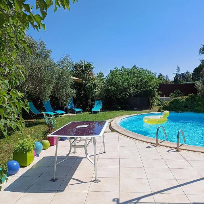 Location de vacances pour 4 personnes, avec piscine et jardin à Jonquières - 3