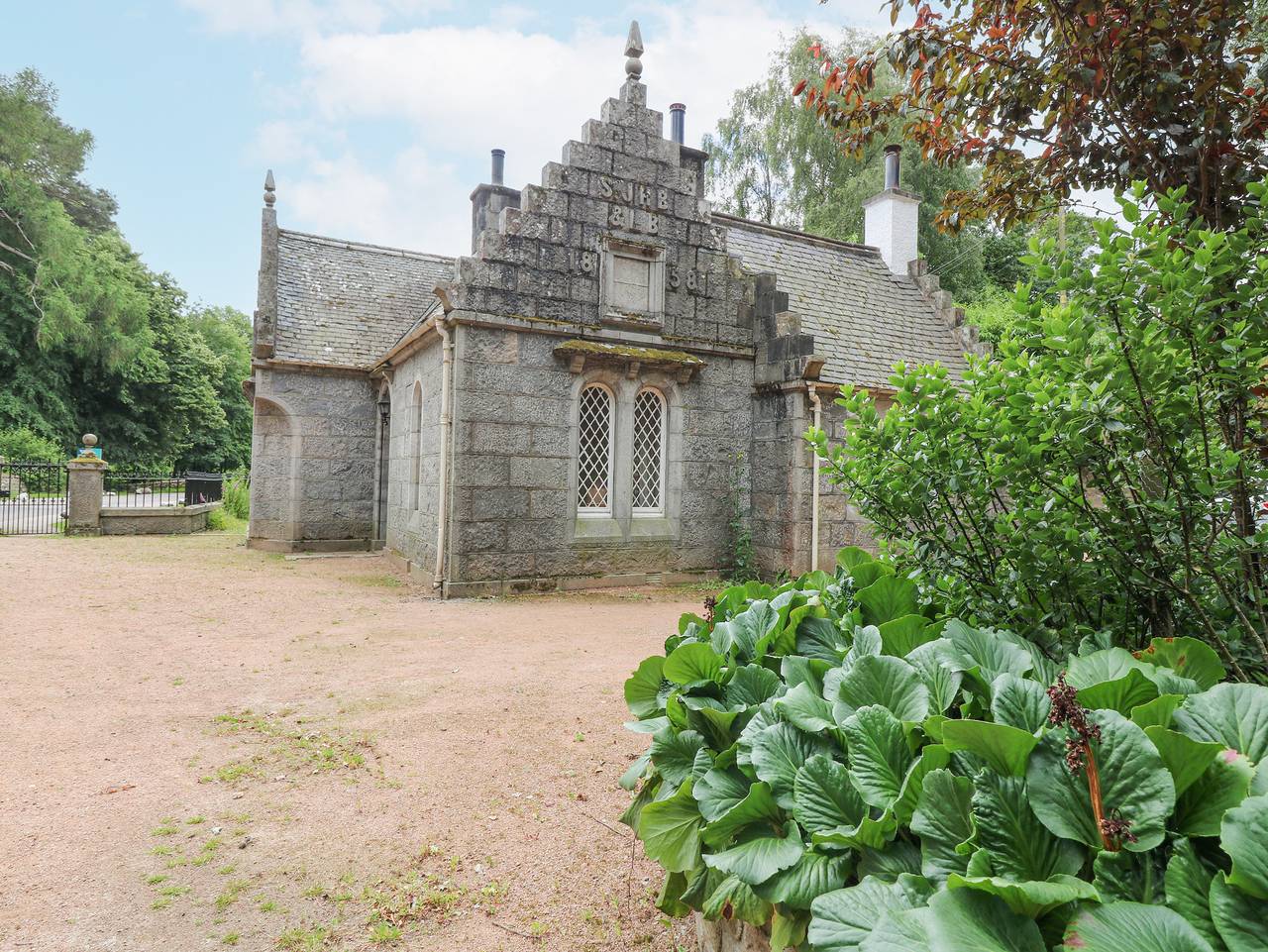 East Lodge - Crathes Castle in Banchory, Aberdeenshire