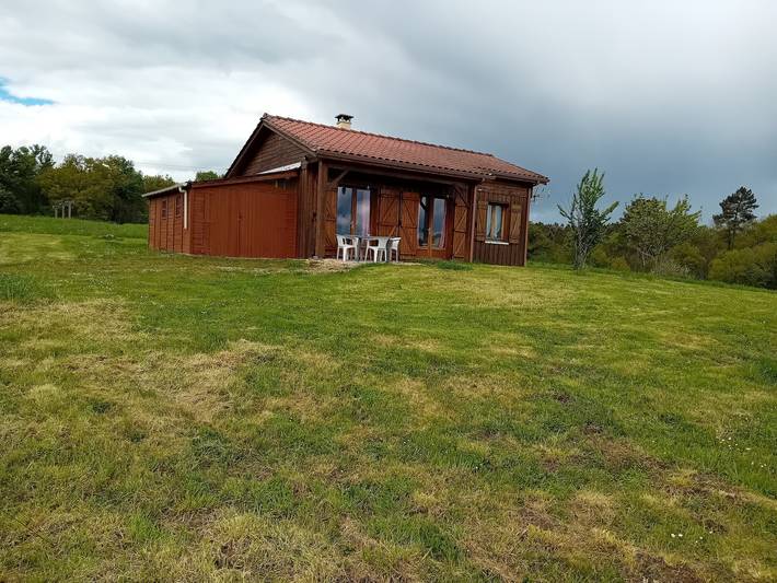 Casa de Vacaciones 'Le Chalet' con Jardín Privado y Wi-Fi in Saint-Front-d'Alemps, Périgord Vert