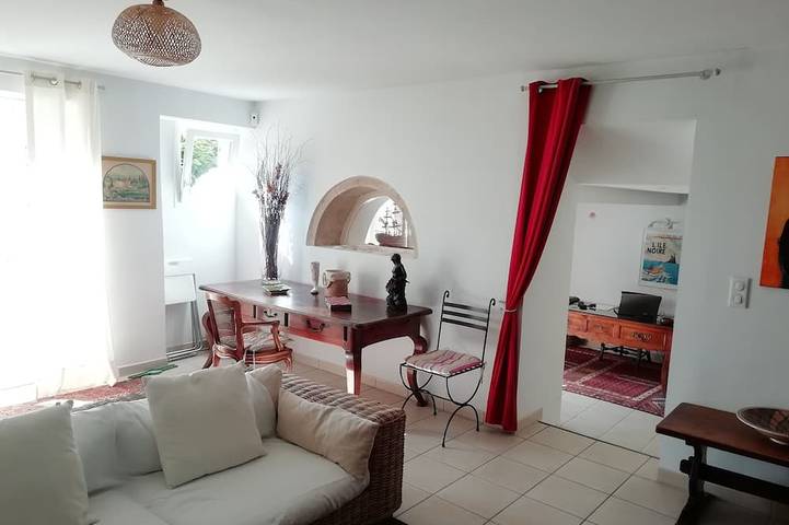 Location de vacances pour 11 personnes, avec jardin à Uchizy - 2