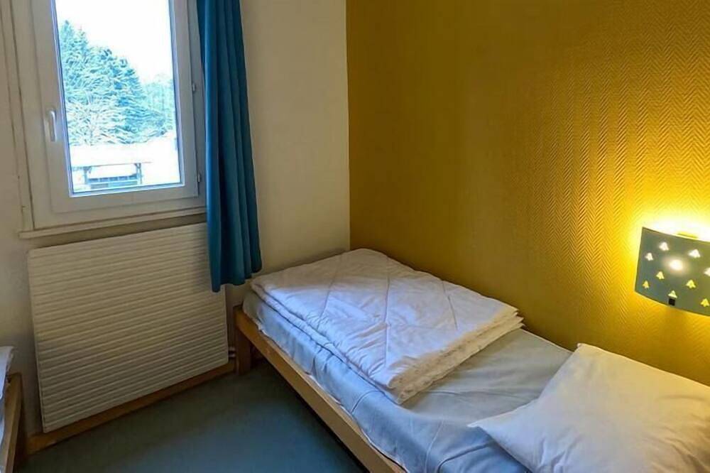 Appartement entier, 300m du centre station, piscine, parking, casier à ski, 36m², Lélex in Lélex, Parc naturel régional du Haut-Jura