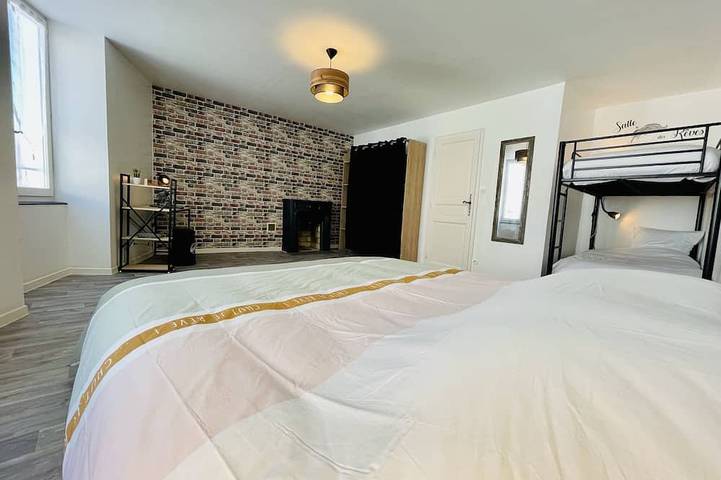 Location de vacances pour 13 personnes, avec terrasse et jacuzzi à Lusignan - 2