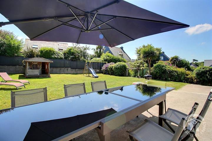 Gîte pour 8 personnes, avec Terrasse et Jardin à Louannec - 2