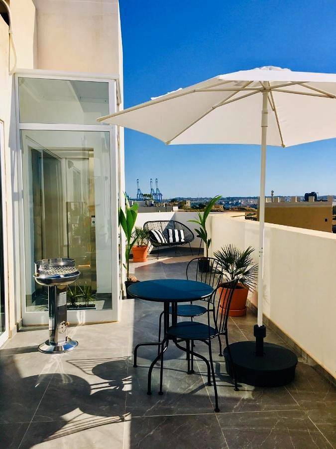 Appartement de vacances pour 3 personnes, avec Balcon et Terrasse ainsi que Jardin et Vue dans Marsaxlokk