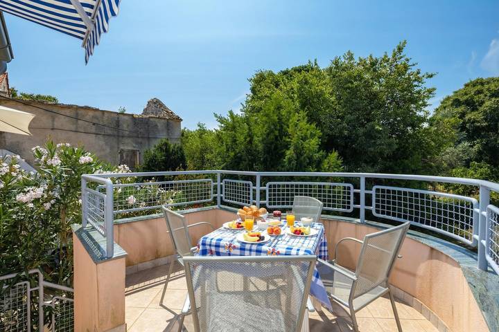 Ferienwohnung für 4 Personen, mit Terrasse und Kinderpool - 1