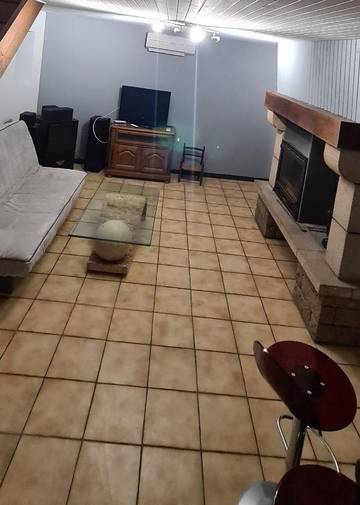 Gîte pour 8 personnes, avec terrasse, animaux acceptés à Bussière-Galant