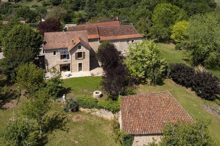 Location de vacances pour 6 personnes, avec jardin à Saint-Jean-Lespinasse